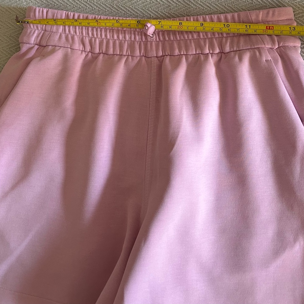 Lululemon Softstream Shorts Size 4 NWOT - Picture 7 of 9